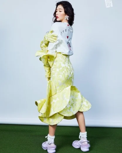 Portrait of Snow Kong, Yu Qian Qian in Pursuit of Jade